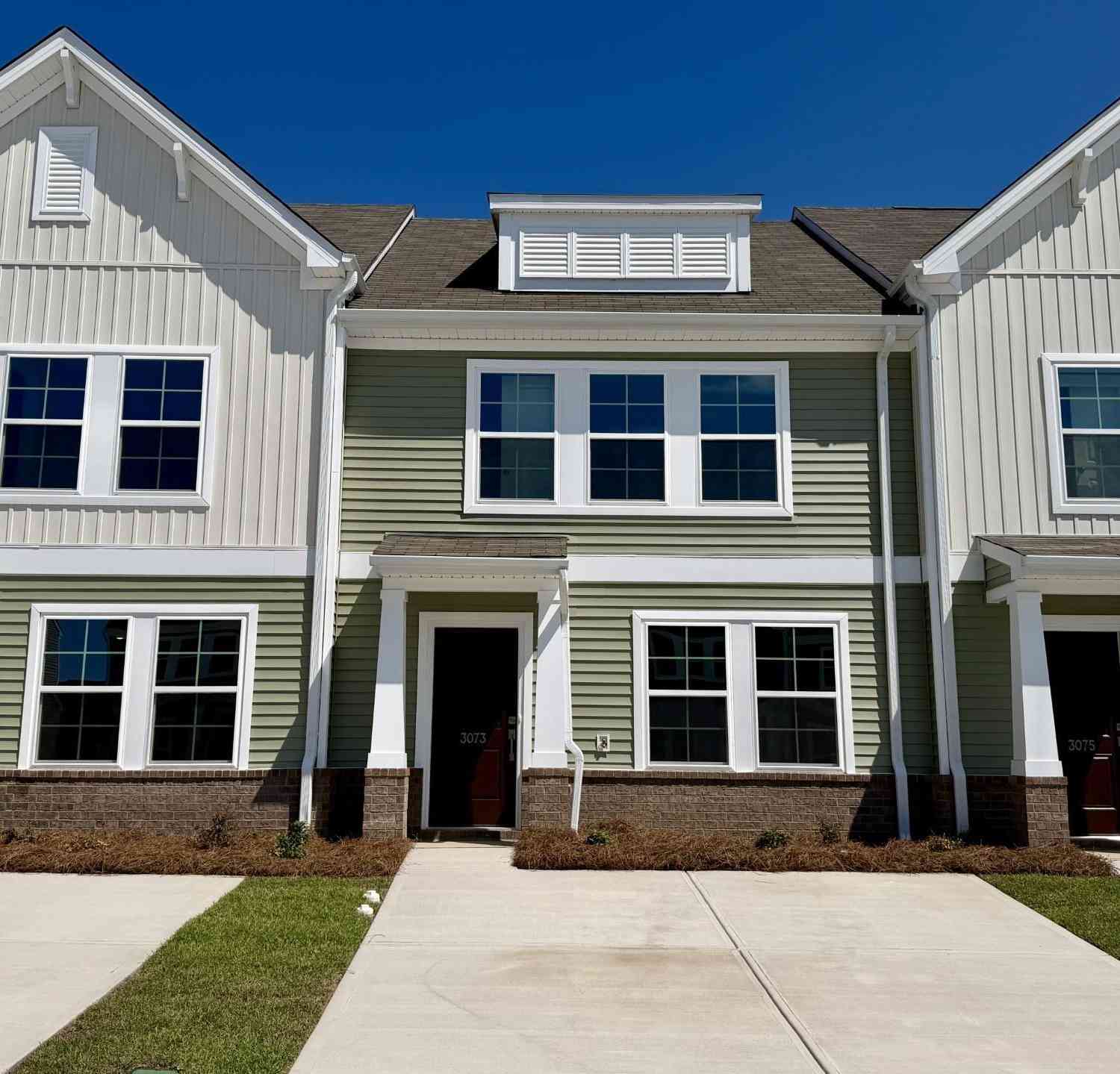 Townhouse For Sale - 3073 Harborview Drive<br/> Columbia, SC 29229