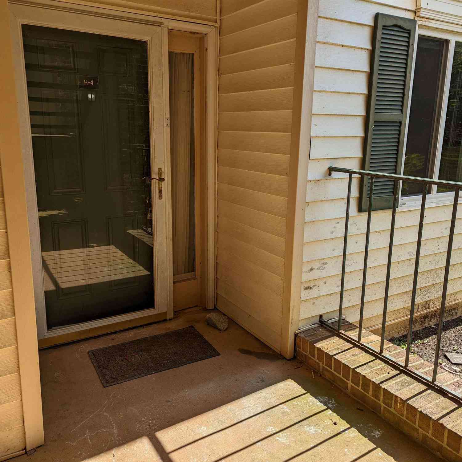 Condo For Rent - 1208 Bush River Road #H4<br/> Columbia, SC 29210