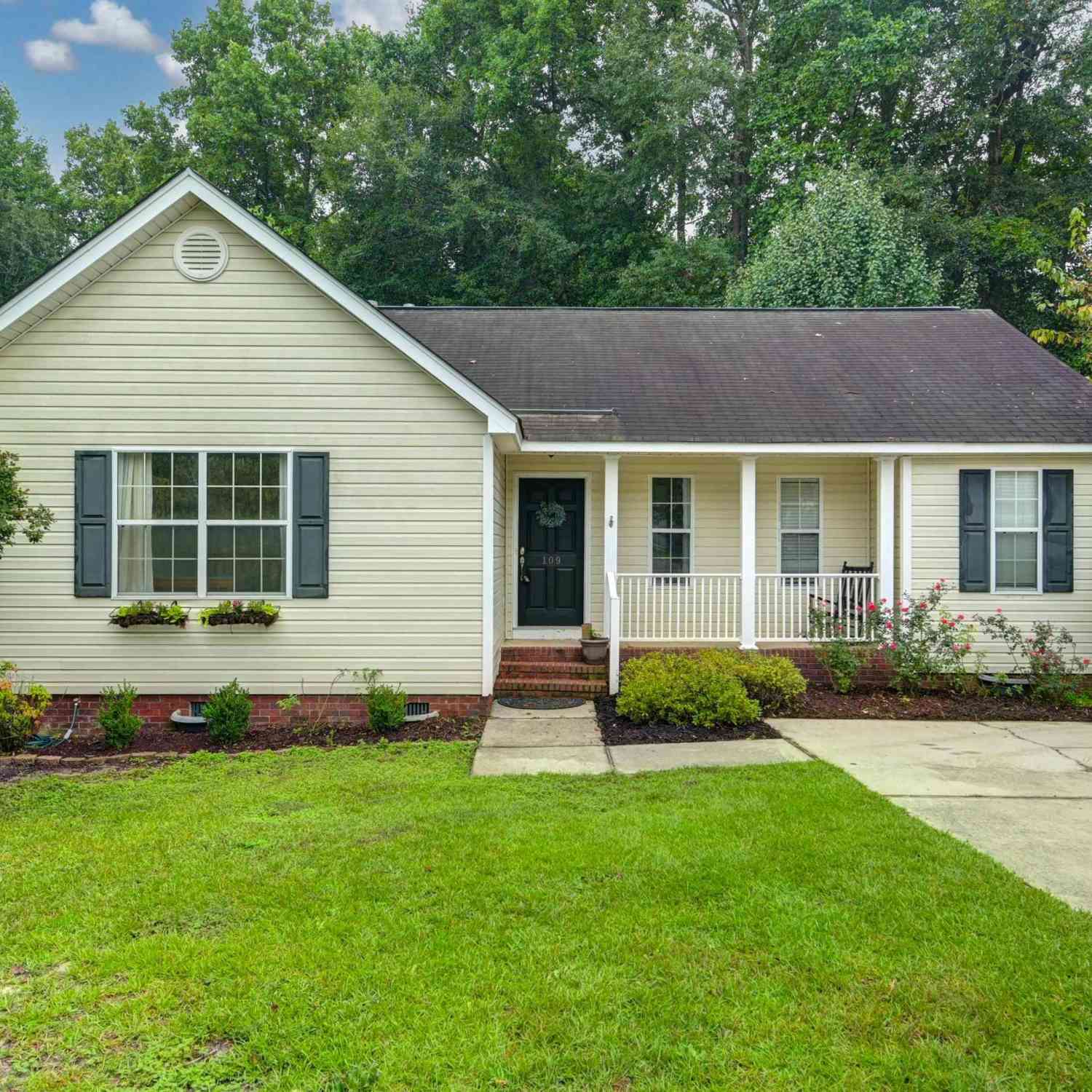 Homes For Rent - 109 Gibson Forest Drive<br/> Lexington, SC 29072