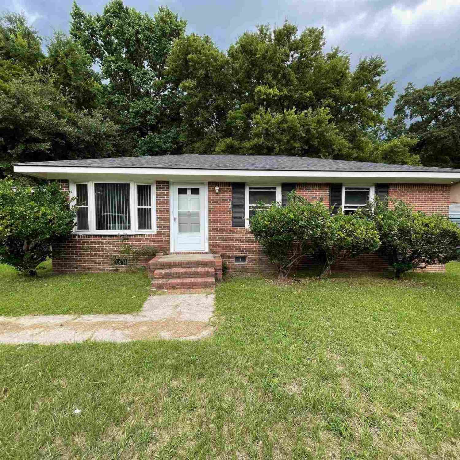 Homes For Rent - 1044 Charlotte Street<br/> Lexington County, Cayce, SC 29033
