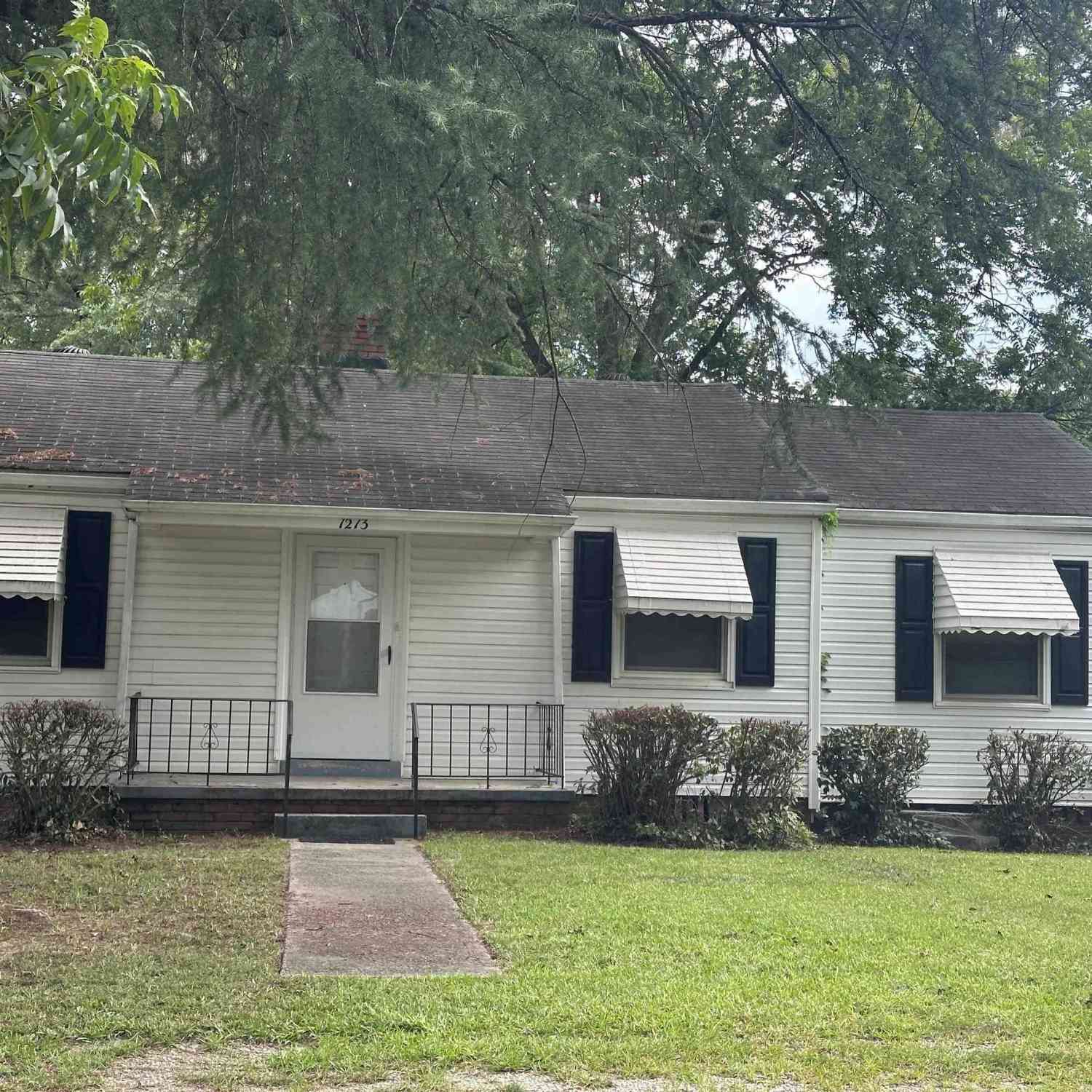 Homes For Rent - 1213 Summerland Drive<br/> Cayce, SC 29033