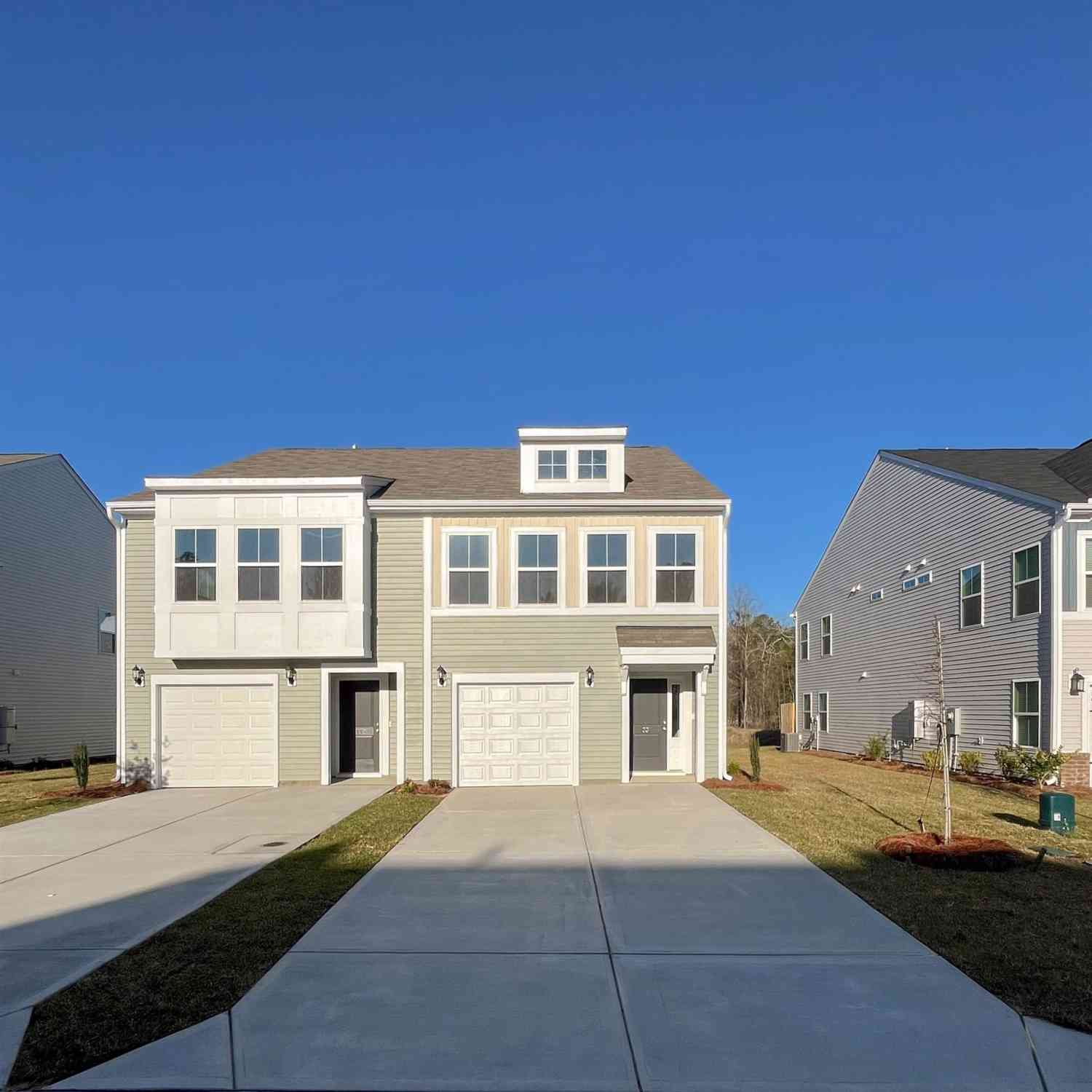 Townhouse For Rent - 330 Canary Grass Court<br/> Lexington, SC 29072