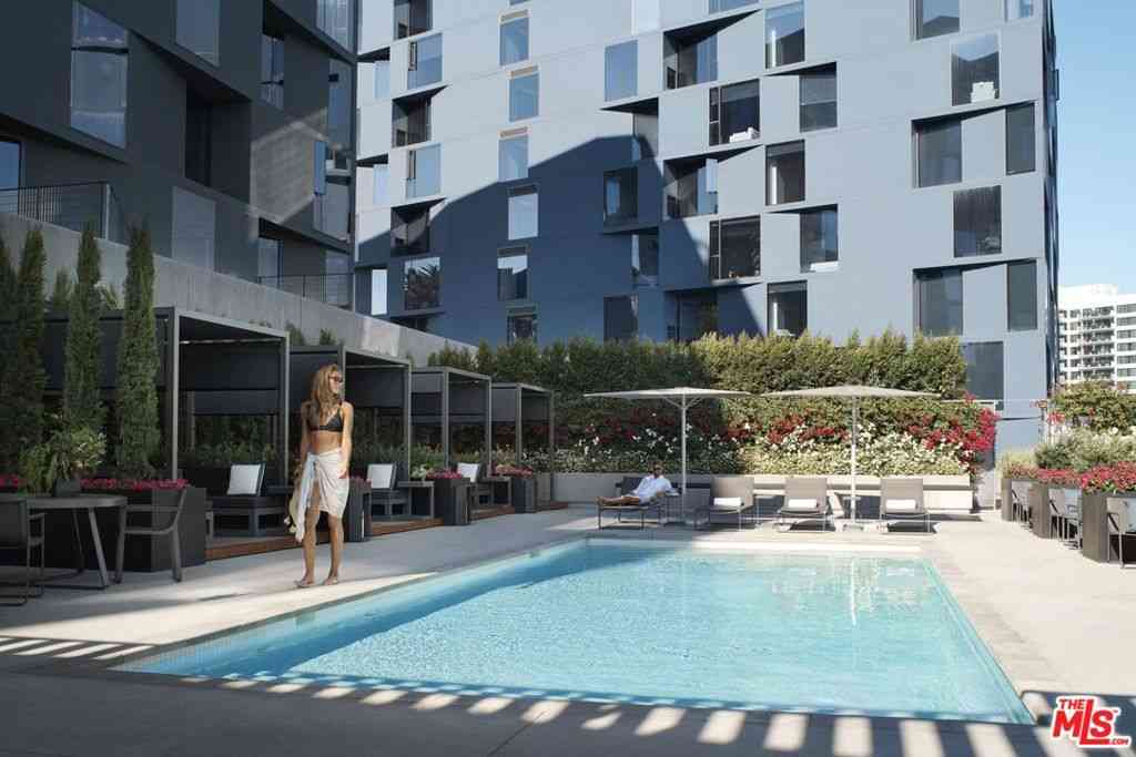 Condo For Rent - 8500 W Sunset #E709<br/> Los Angeles, CA 90069