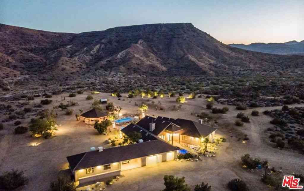 Homes For Sale - 3569 Calmada Rd Road<br/> Pioneertown, CA 92268