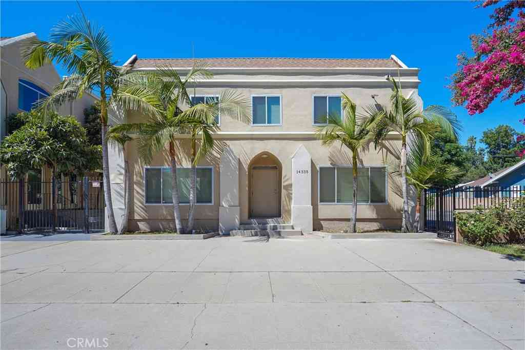Condo For Rent - 14335 Hamlin Street<br/> Van Nuys, CA 91401