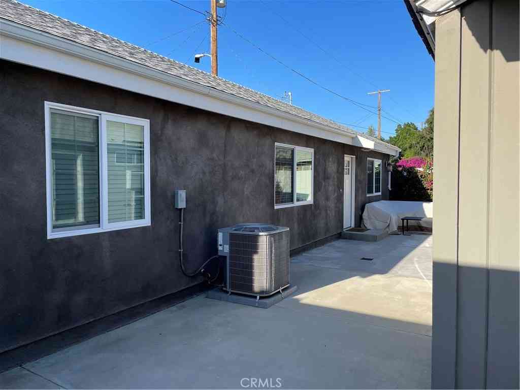 Homes For Rent - 17609 Covello Street<br/> Van Nuys, CA 91406