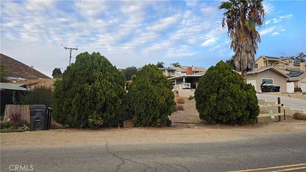 Vacant Land For Sale - 23436 Vista Way<br/> Canyon Lake, CA 92587