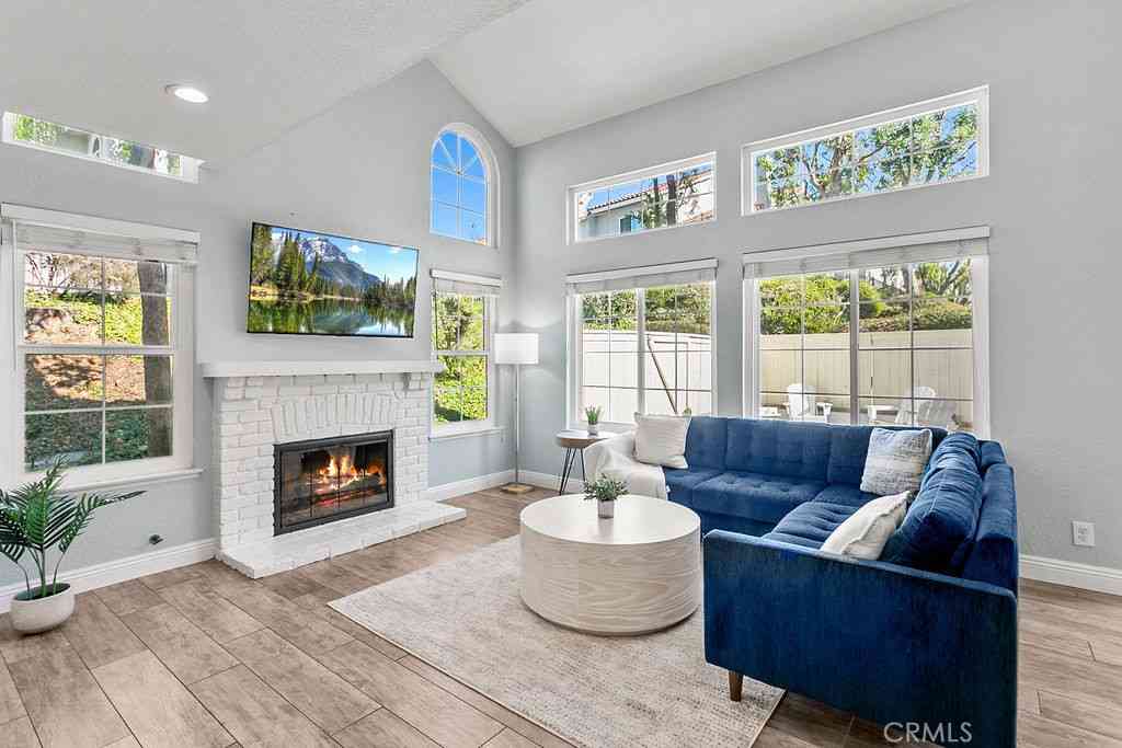Townhouse For Rent - 11 Wild Horse Loop #72<br/> Rancho Santa Margarita, CA 92688