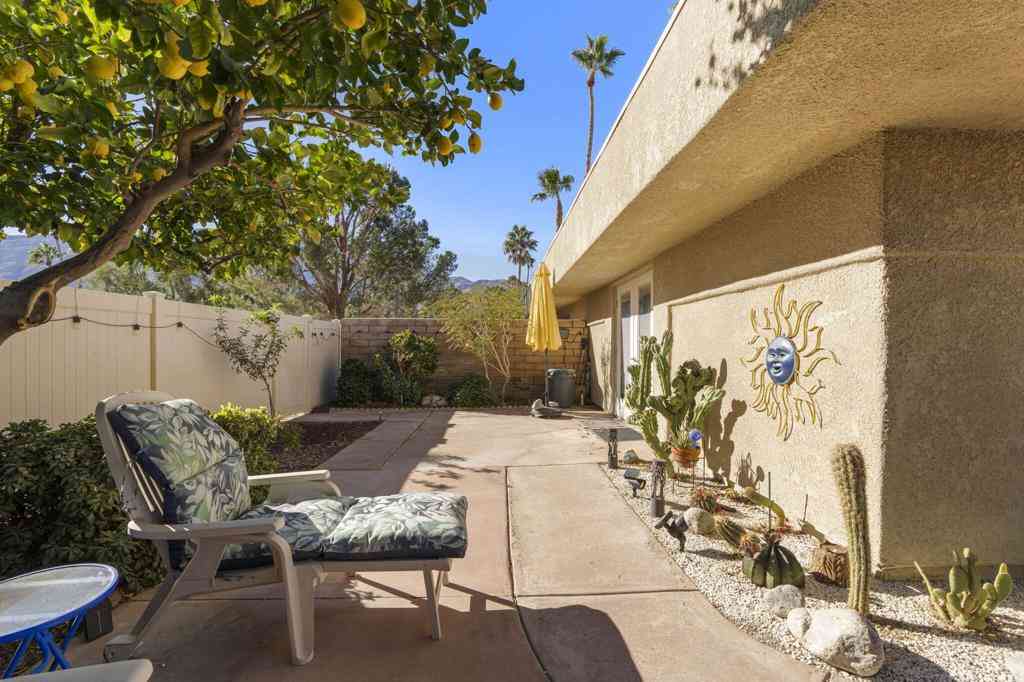 Condo For Sale - 1433 Sunflower Circle N<br/> Riverside County, Palm Springs, CA 92262