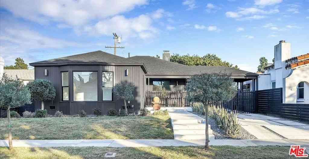 Homes For Sale - 4122 S Bronson Avenue<br/> Los Angeles, CA 90008