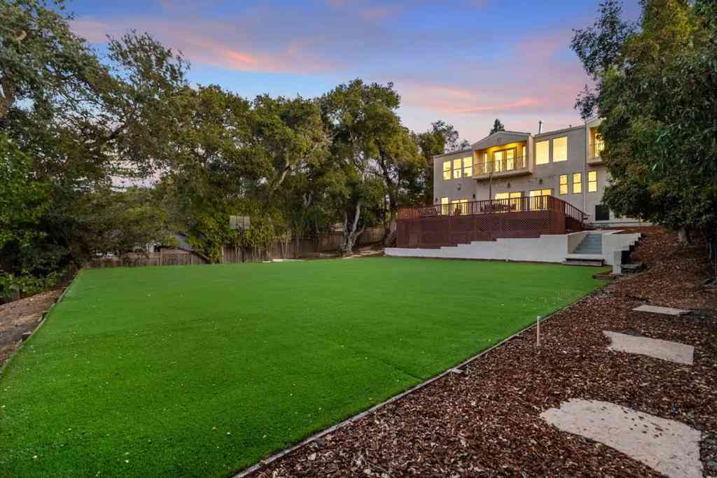 Homes For Sale - 303 Lakeview Way<br/> Redwood City, CA 94062