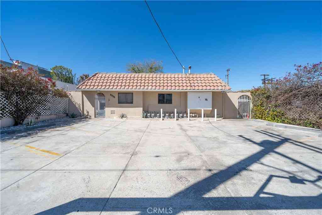 Condo For Sale - 5335 Harmony Avenue<br/> North Hollywood, CA 91601