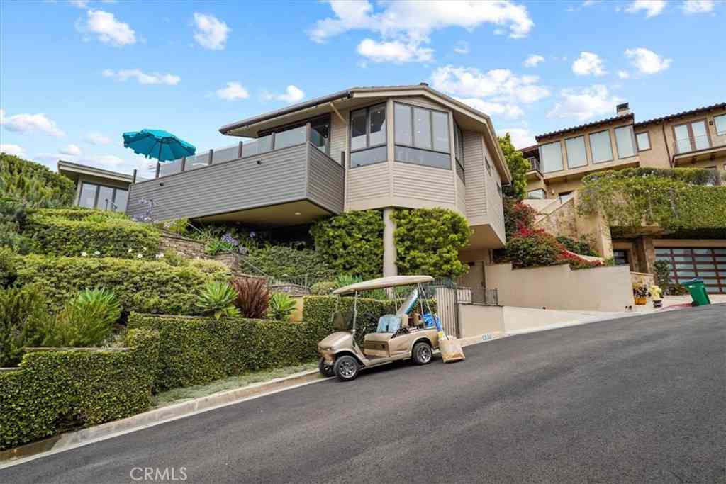 Homes For Rent - 437 Emerald Bay<br/> Laguna Beach, CA 92651
