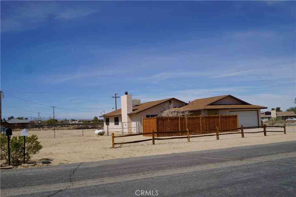 Homes For Sale - 4818 Round Up Road<br/> 29 Palms, CA 92277