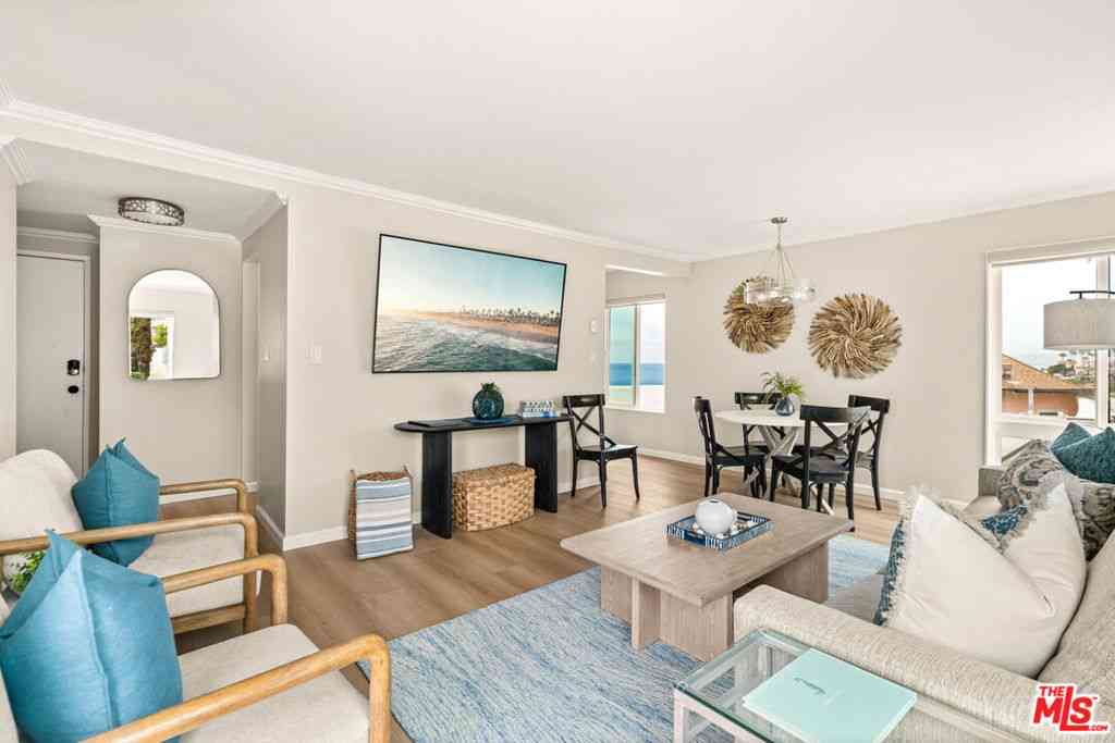 Condo For Rent - 457 Coast Boulevard #403<br/> La Jolla, CA 92037