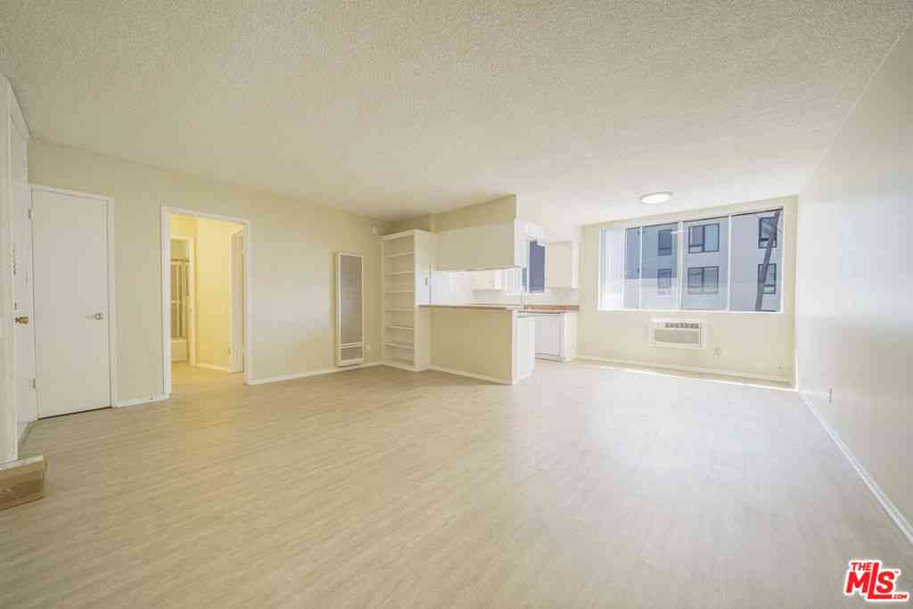 Condo For Rent - 456 S Harvard Boulevard<br/> Los Angeles, CA 90020