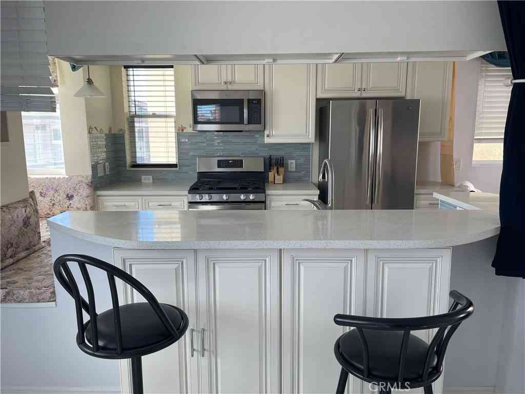Homes For Rent - 222 1/2 9th Street<br/> Huntington Beach, CA 92648