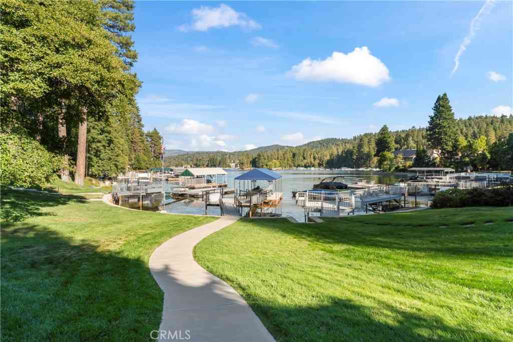 Homes For Sale - 27409 North Bay Road<br/> Lake Arrowhead, CA 92317