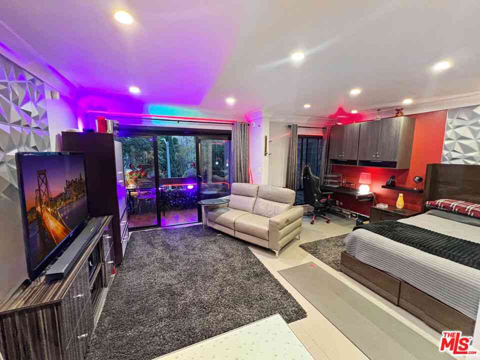 Condo For Rent - 950 N Kings Road #268<br/> West Hollywood, CA 90069