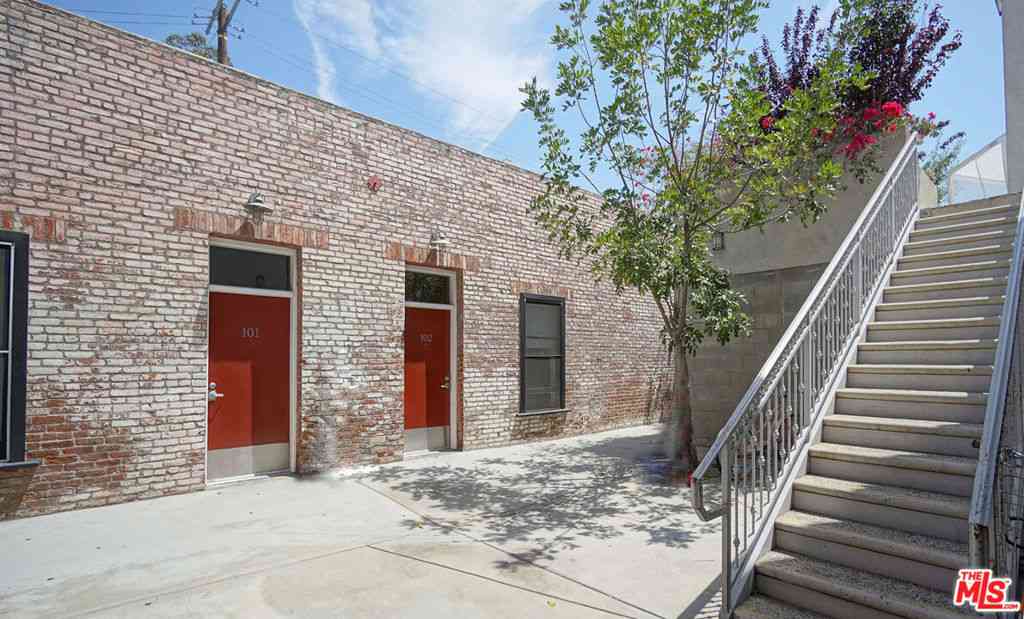 Homes For Rent - 922 W 23rd Street #101<br/> Los Angeles, CA 90007