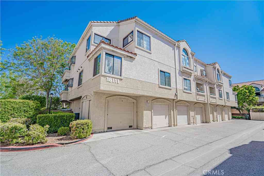 Homes For Sale - 18111 Erik Court #445<br/> Canyon Country, CA 91387