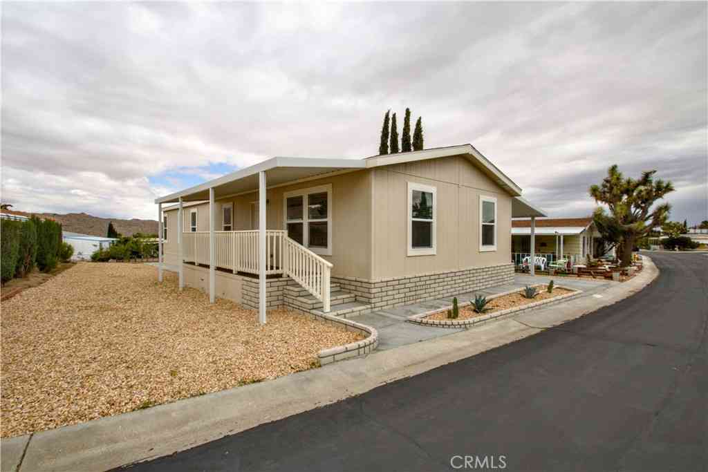 Mobile Home For Sale - 7501 Palm Ave #131<br/> Yucca Valley, CA 92284