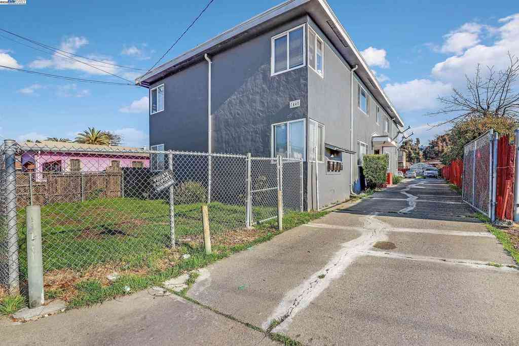 Multifamily For Sale - 7448 Lockwood St<br/> Oakland, CA 94621