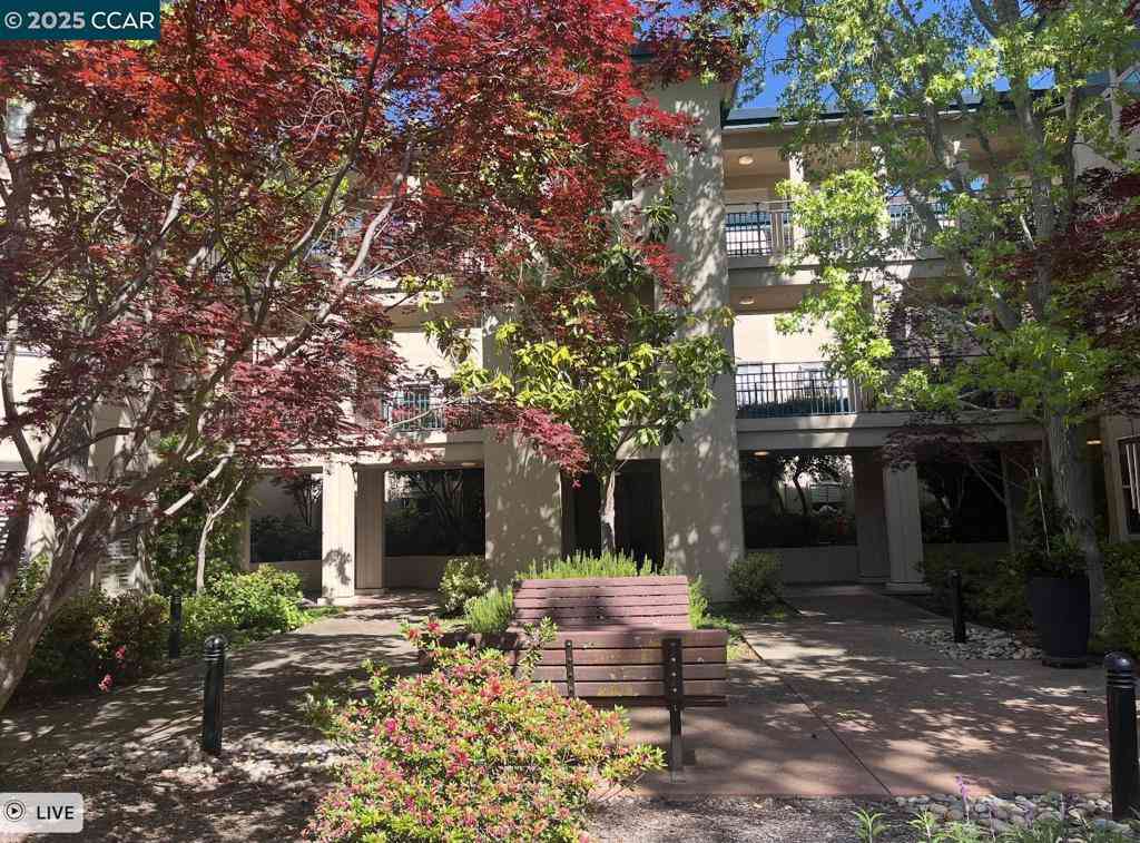 Condo For Sale - 5920 Horsemans Canyon #3<br/> Walnut Creek, CA 94595