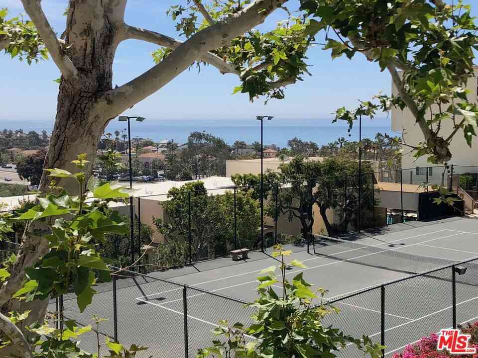 Condo For Rent - 23901 Civic Center Way #D238<br/> Malibu, CA 90265