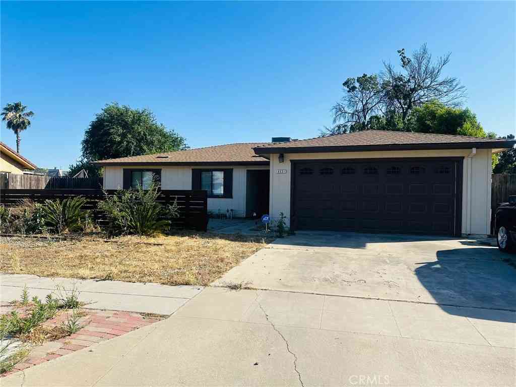 Homes For Sale - 4531 W Malibu Avenue<br/> Fresno, CA 93722