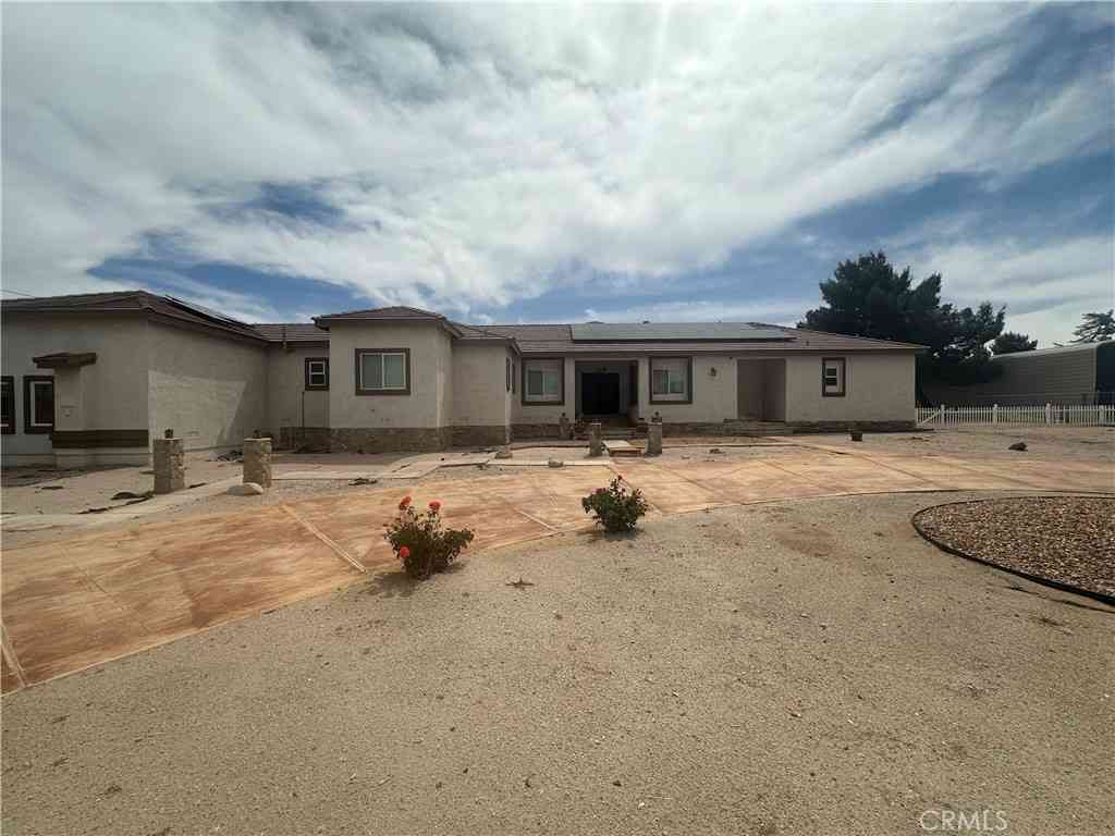 Homes For Sale - 42500 20th Street West<br/> Lancaster, CA 93534