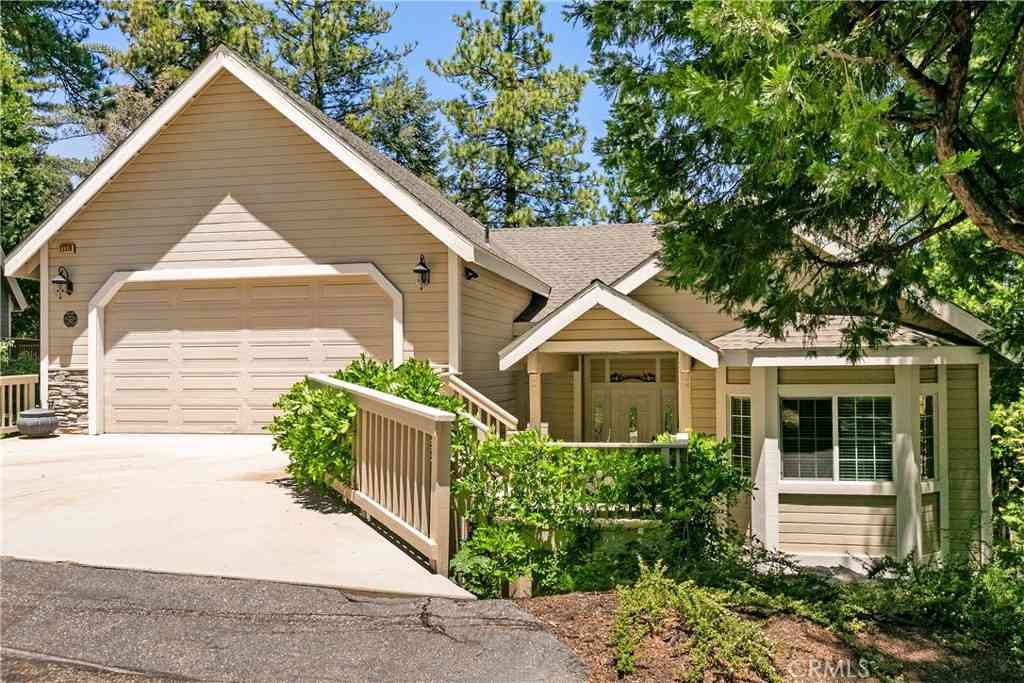 Homes For Sale - 27376 Pinewood Drive<br/> Lake Arrowhead, CA 92352
