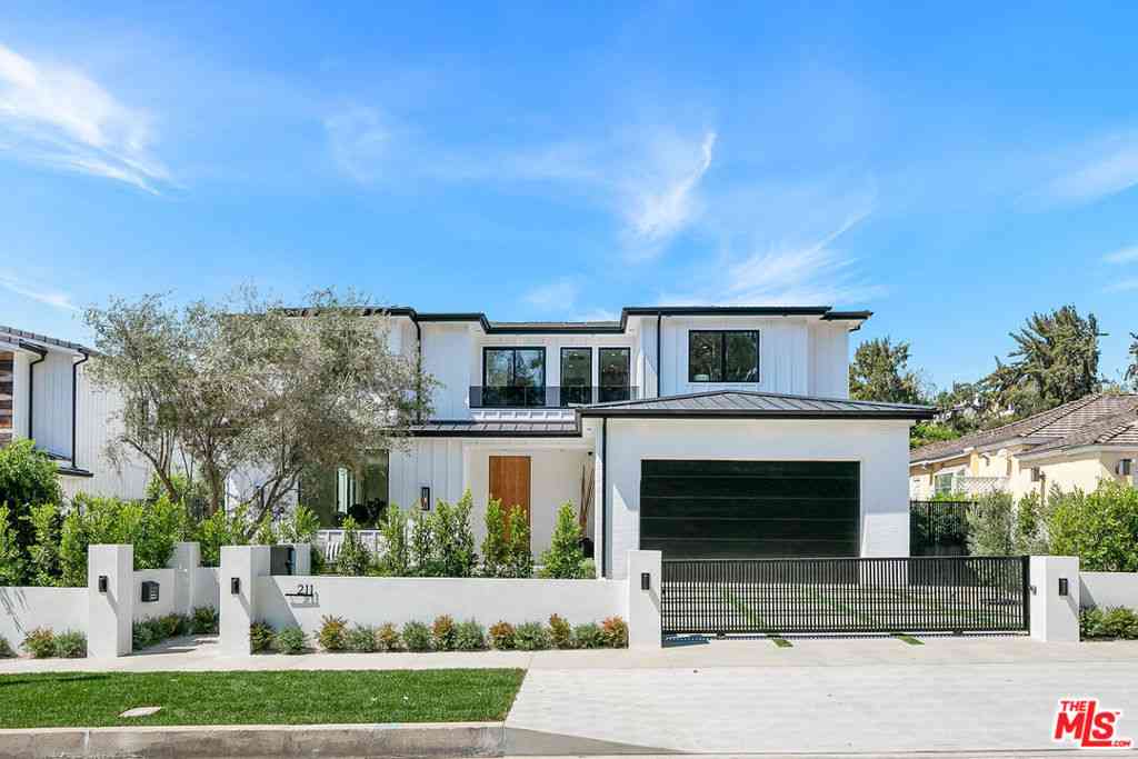 Homes For Rent - 211 Veteran Avenue<br/> Los Angeles, CA 90024