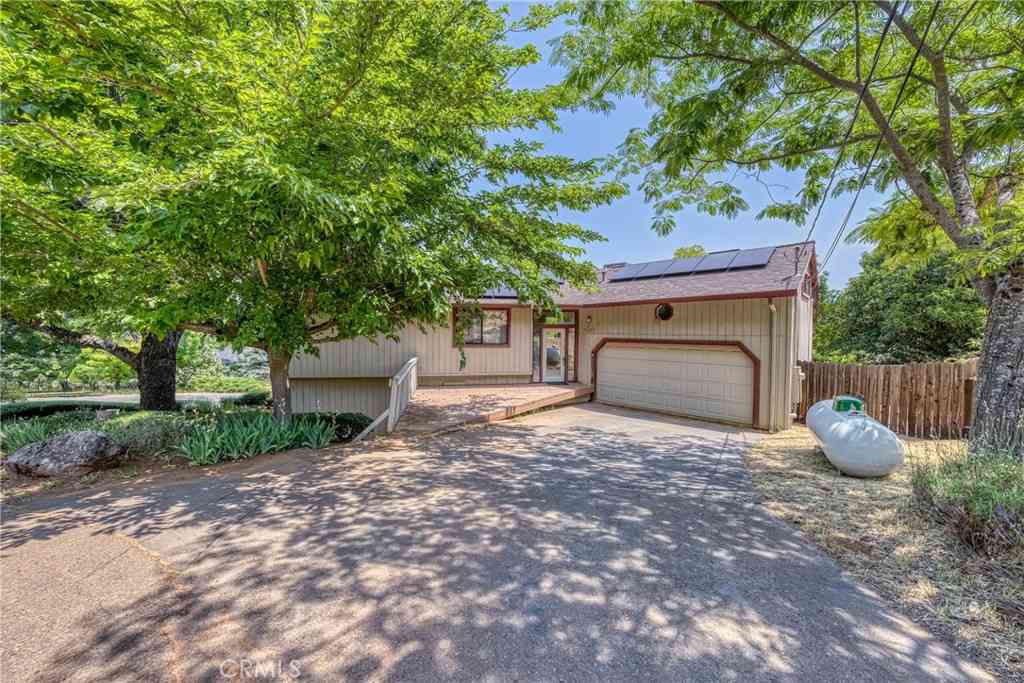 Homes For Sale - 9349 Pawnee Court<br/> Kelseyville, CA 95451