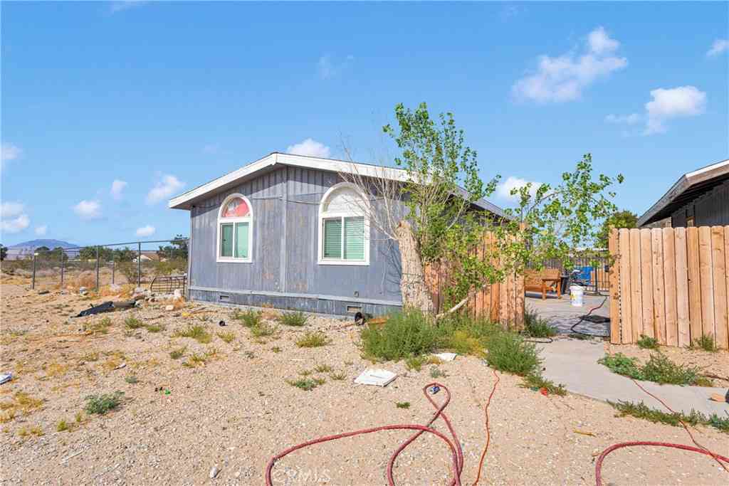 Homes For Sale - 9125 Visalia Avenue<br/> Lucerne Valley, CA 92356