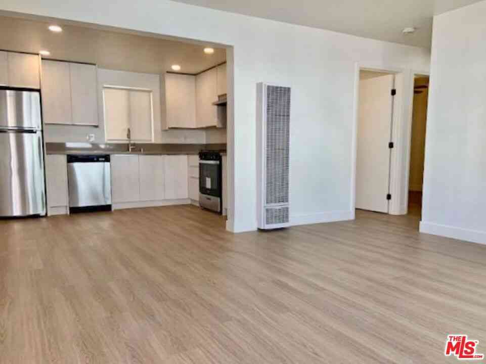 Condo For Rent - 626 N Kingsley Drive<br/> Los Angeles, CA 90004