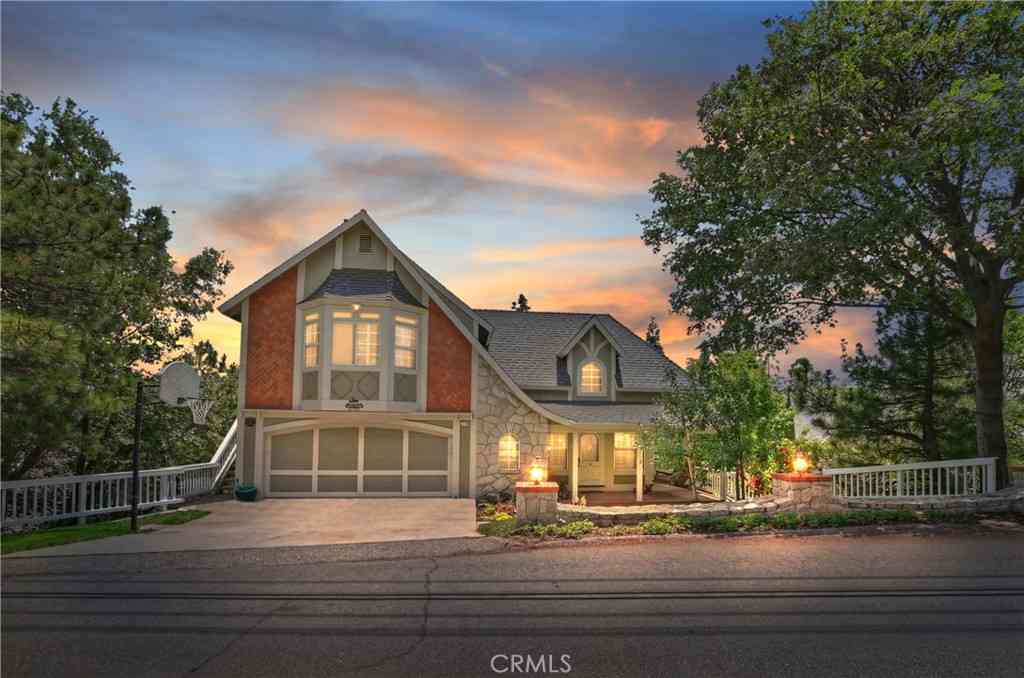 Homes For Sale - 27781 St Bernard Lane<br/> Lake Arrowhead, CA 92352