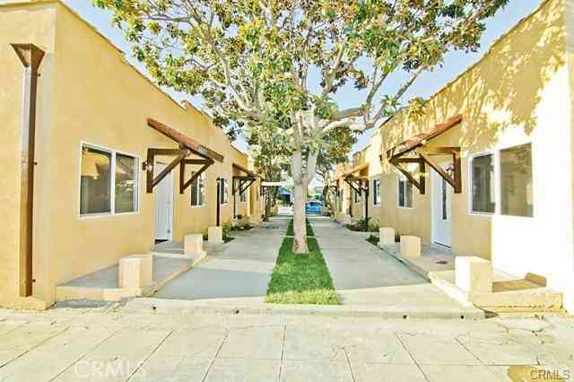 Condo For Rent - 626 W 59th Place<br/> Los Angeles, CA 90044