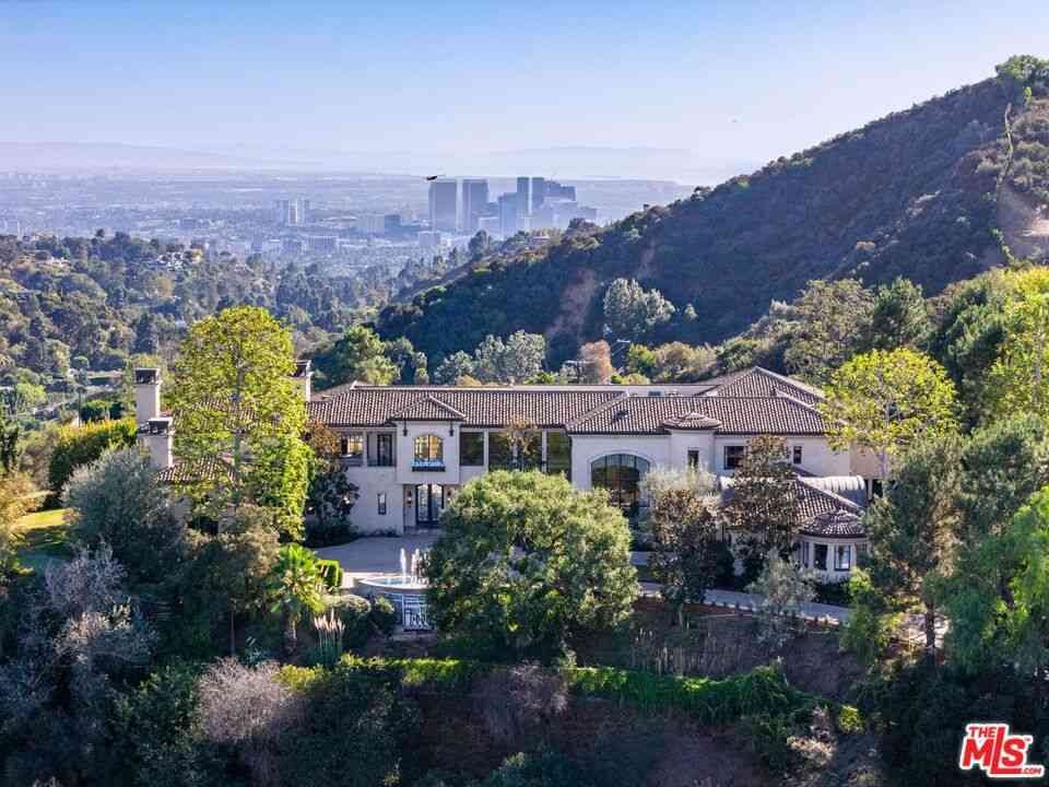Homes For Rent - 8 Beverly Ridge Terrace<br/> Beverly Hills, CA 90210