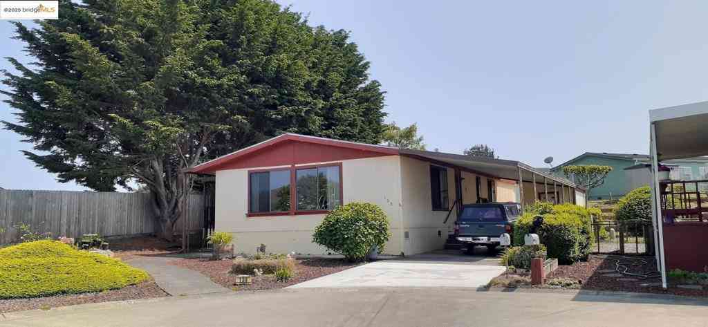 Mobile Home For Sale - 136 Castle Ct<br/> Fortuna, CA 95540