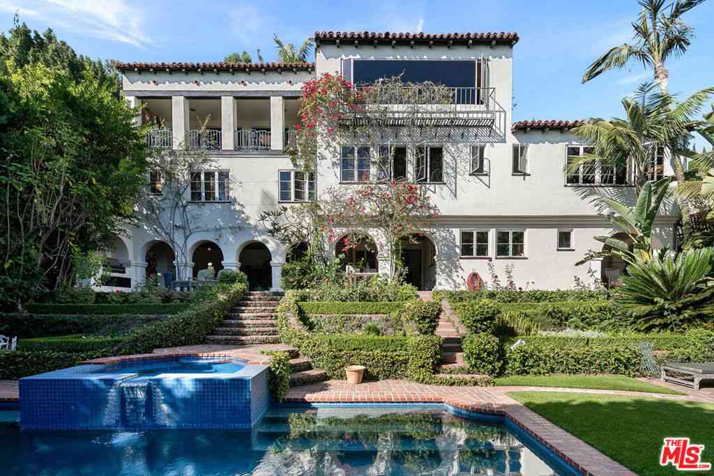 Homes For Sale - 7464 Hillside Avenue<br/> Los Angeles, CA 90046