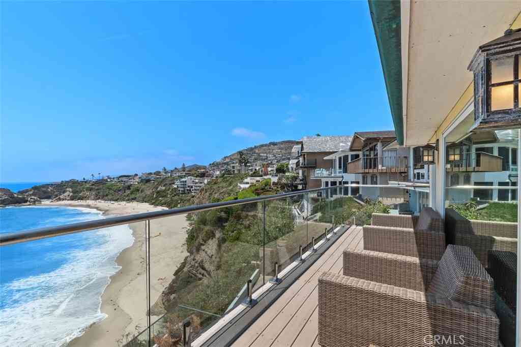 Homes For Rent - 100 S La Senda<br/> Laguna Beach, CA 92651