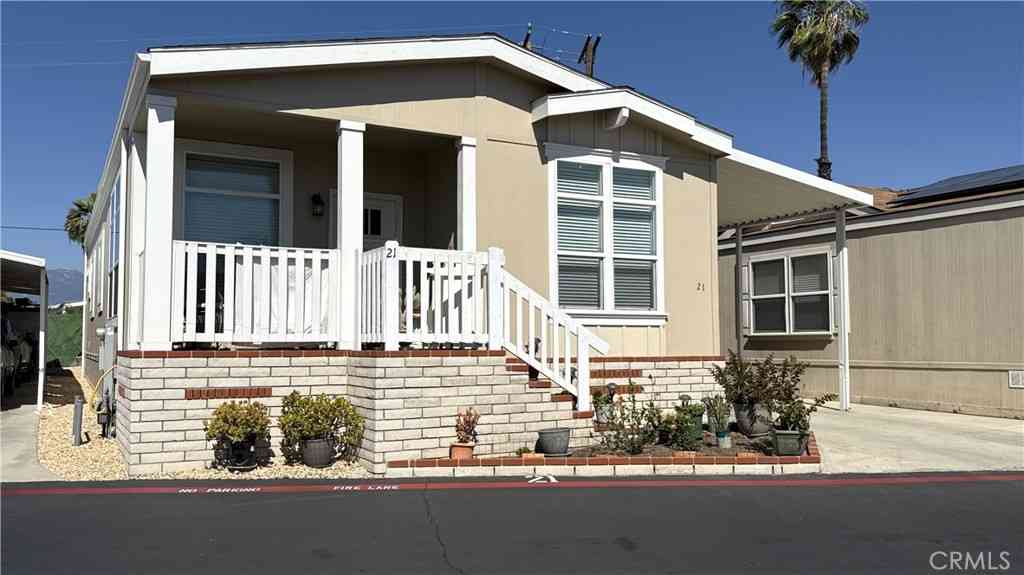 Mobile Home For Sale - 1445 W Florida Avenue #21<br/> Hemet, CA 92543
