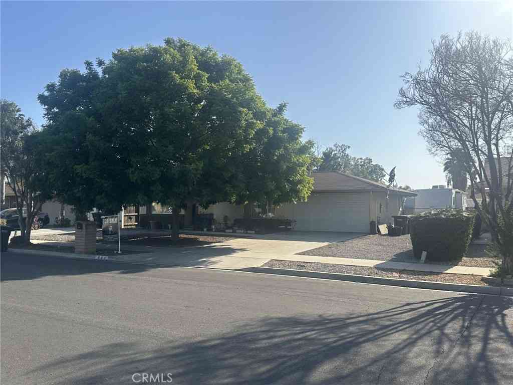 Homes For Sale - 621 Brian Street<br/> Hemet, CA 92544