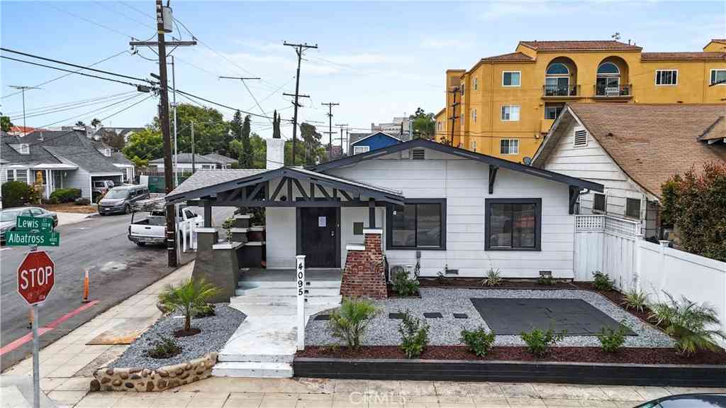 Multifamily For Sale - 4095 Albatross Street<br/> San Diego, CA 92103
