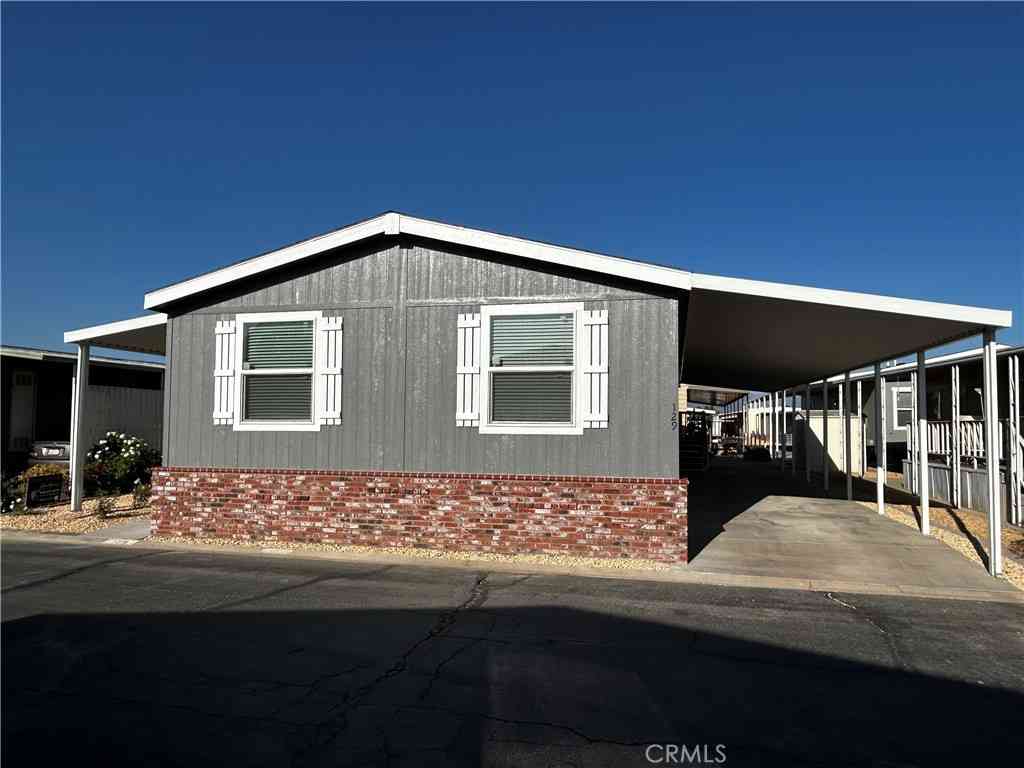Mobile Home For Sale - 2205 W Acacia Ave #129<br/> Hemet, CA 92545