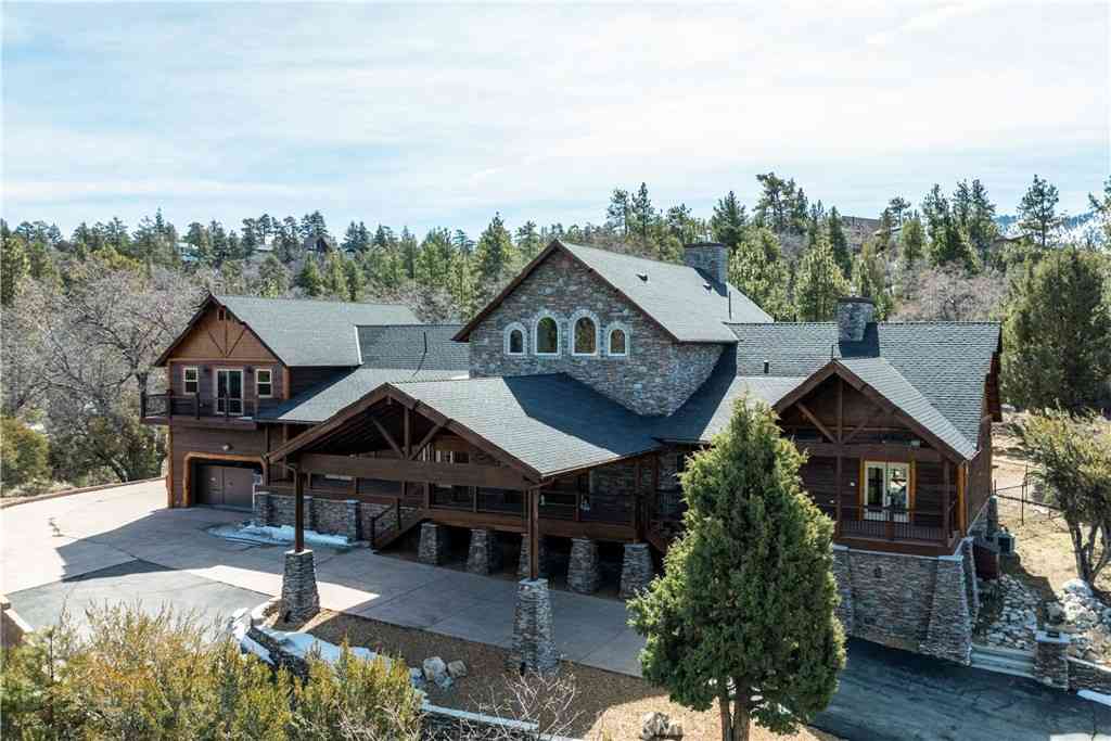 Homes For Sale - 858 Fox Tower Way<br/> Big Bear Lake, CA 92314