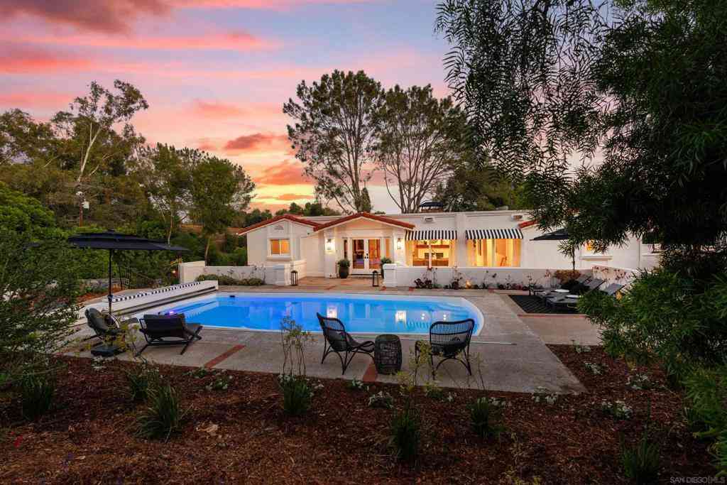 Homes For Sale - 6347 Las Colinas<br/> Rancho Santa Fe, CA 92067