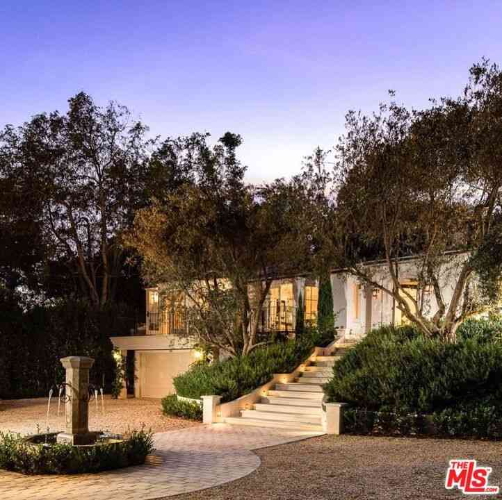 Homes For Rent - 9161 Hazen Drive<br/> Beverly Hills, CA 90210
