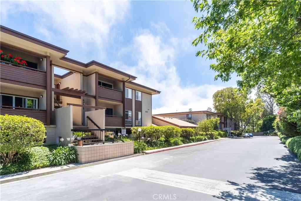 Condo For Sale - 5927 Armaga Spring Road #I<br/> Rancho Palos Verdes, CA 90275